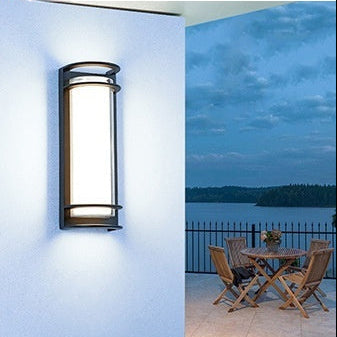 Outdoor wall light fixture with technical specifications on a white background